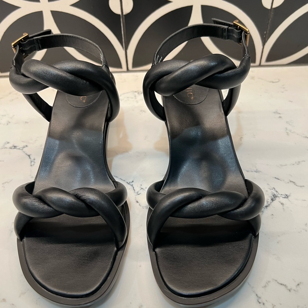 EUC Vionic Angelica Kitten Heel Dress Sandals W9